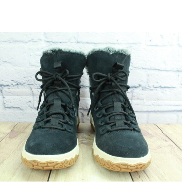 LL Bean Day Venture Black Suede Waterproof Insulated Winter Boots Size 8.5 M - Picture 4 of 9